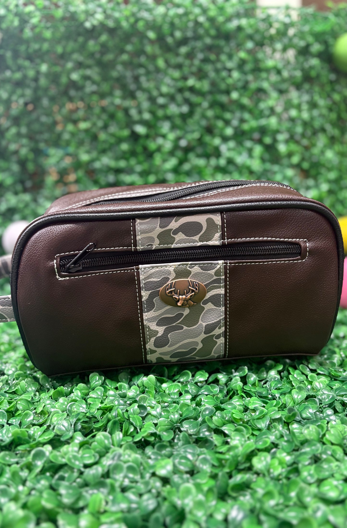 Toiletry bag leather camo